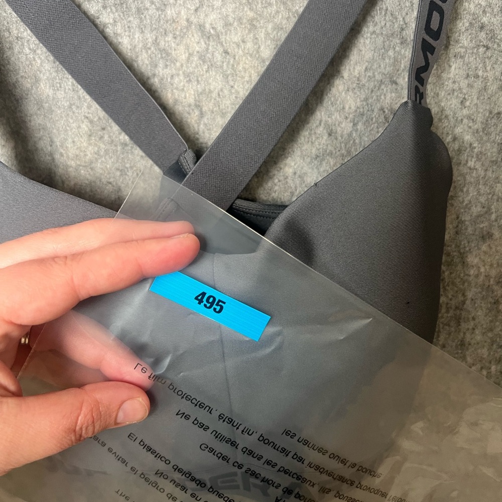 Under‎ Armour Woman Size Medium Gray Sports Athletic Bra - Picture 5 of 5